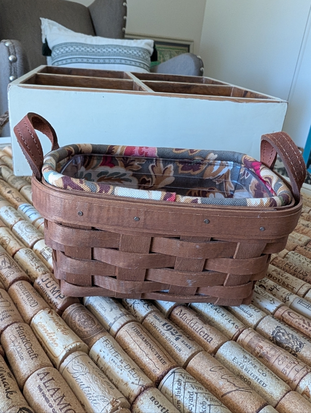 Longaberger 2008 Darker Stained Tea Basket - Picture 2 of 7